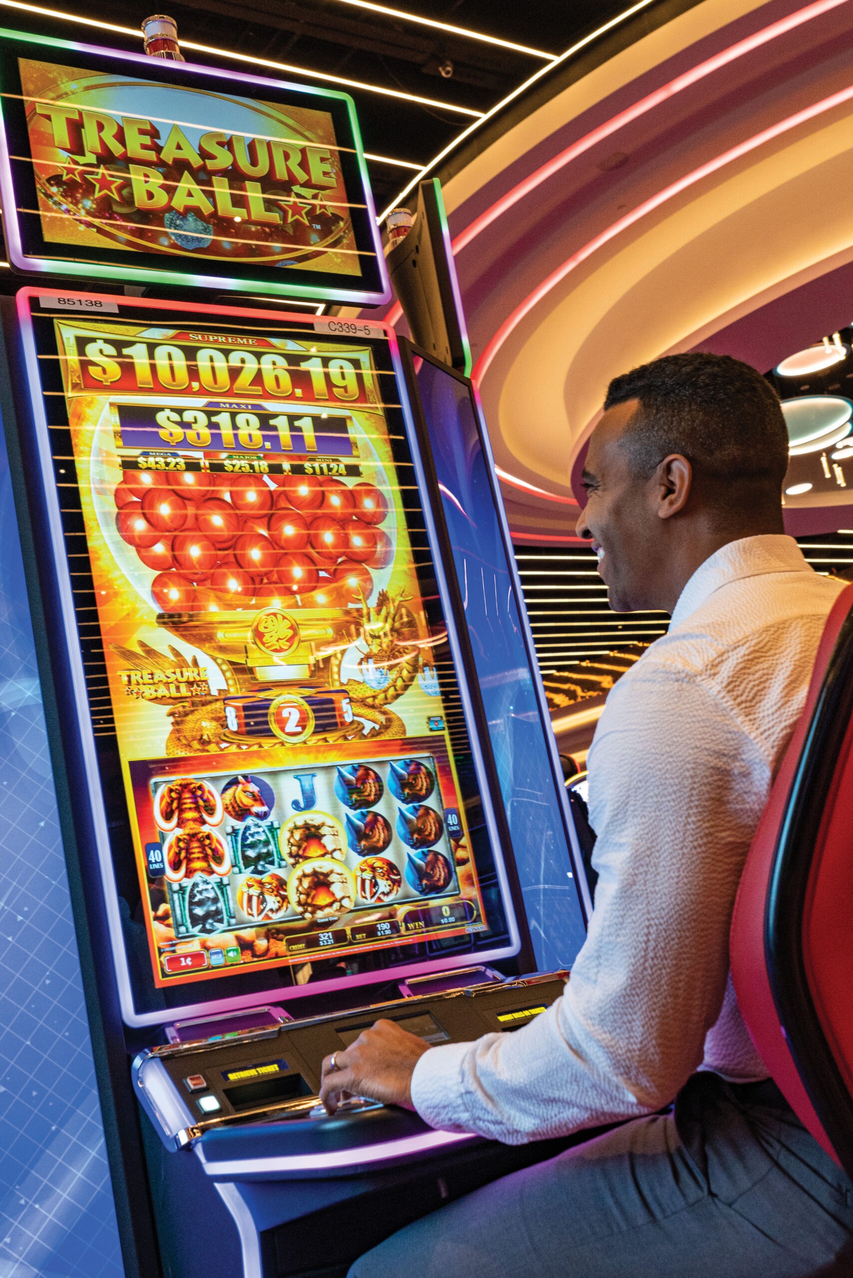 多款老虎机游戏机器展示